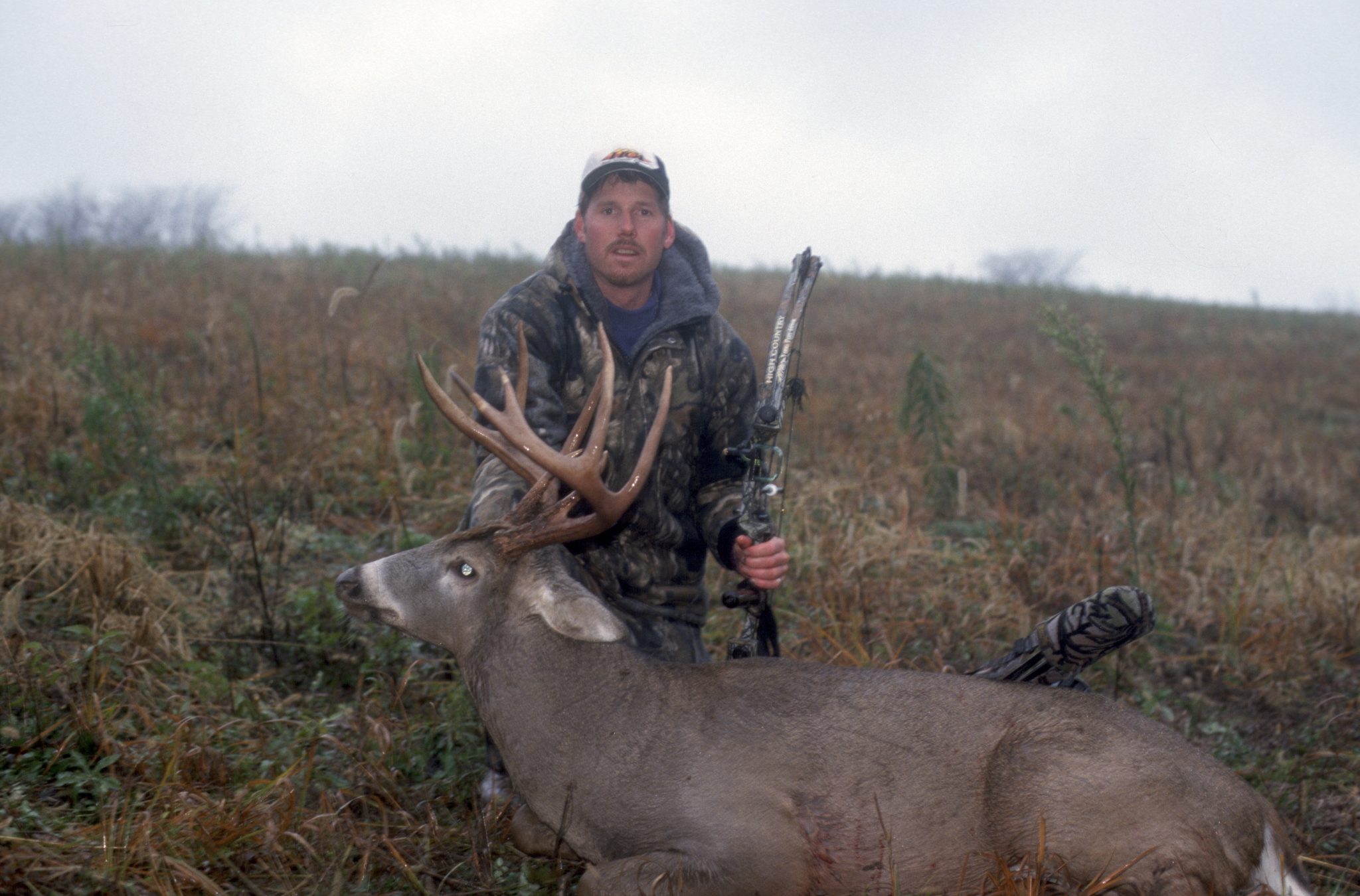 Whitetail Bowhunting in the Rain Gear and Tactics
